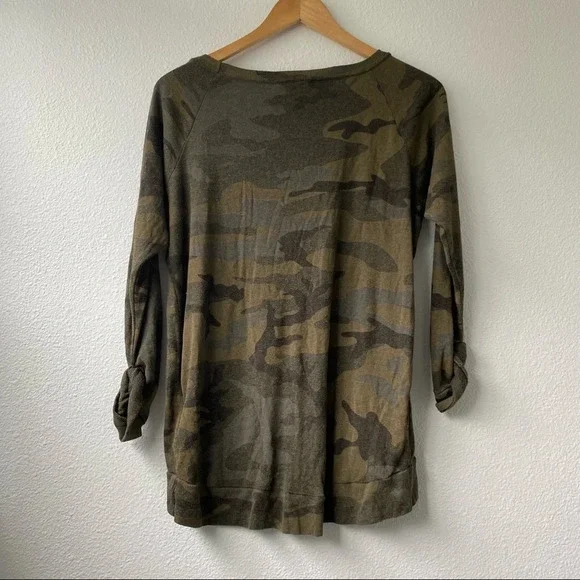 TNA Green Camo 3/4 length sleeve Top - Picture 9 of 10